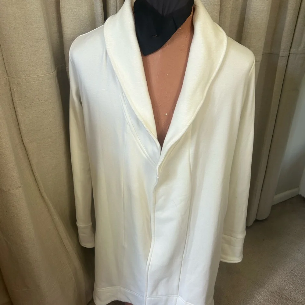 UGG Cream Robe - Picture 2 of 4